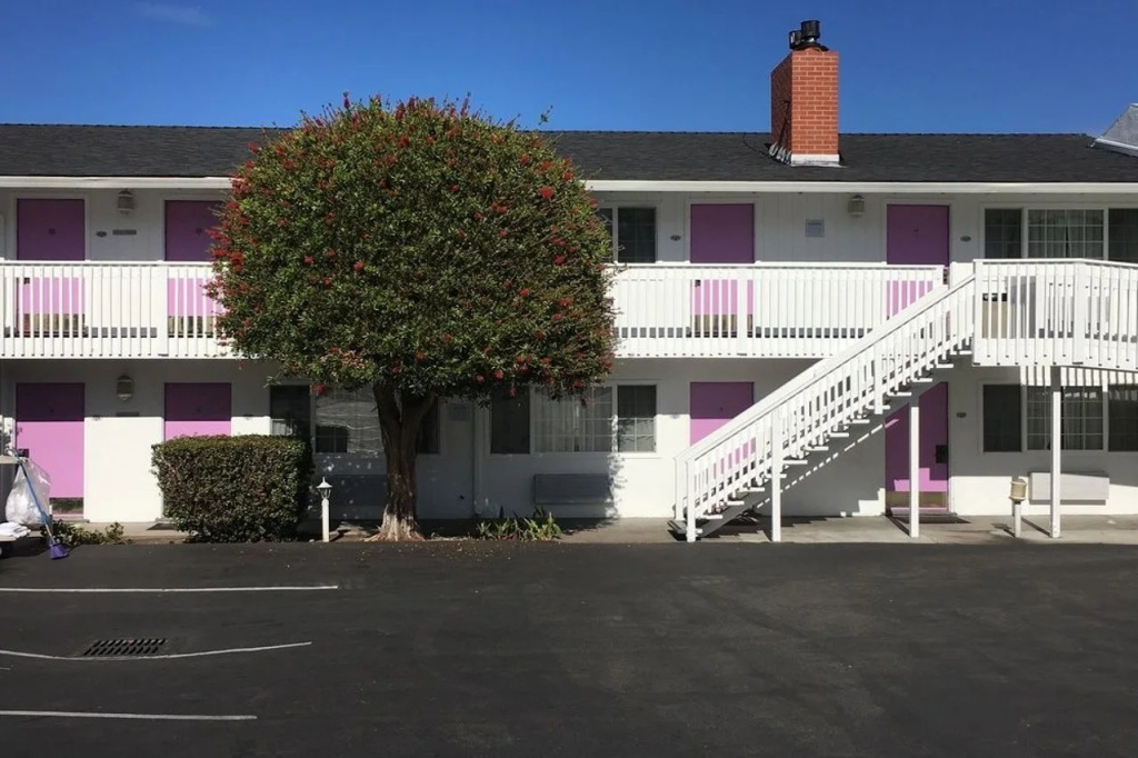 photo 1 of Stargazer Hotel