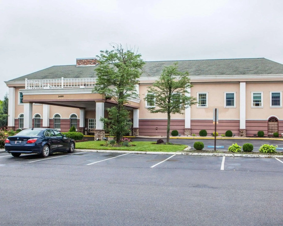photo 1 of Clarion Hotel Palmer Inn Princeton