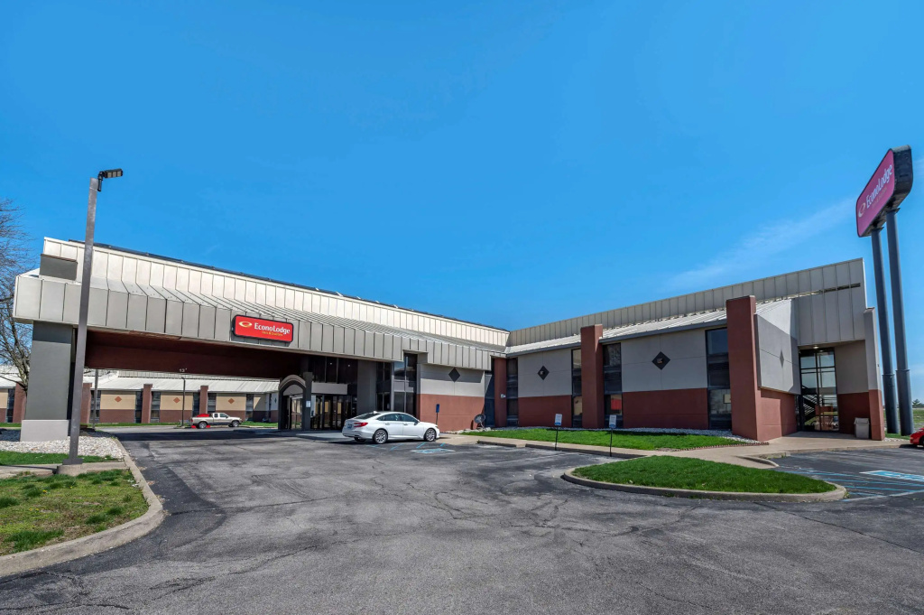 photo 1 of Econo Lodge Lafayette near University