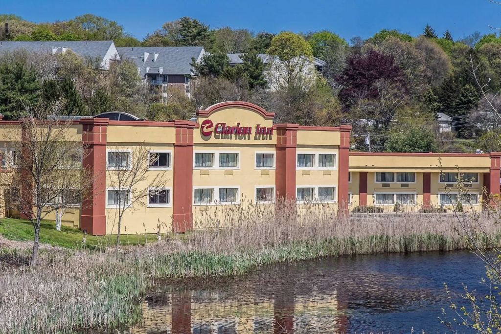 photo 1 of Regency Inn & Suites New London, Mystic