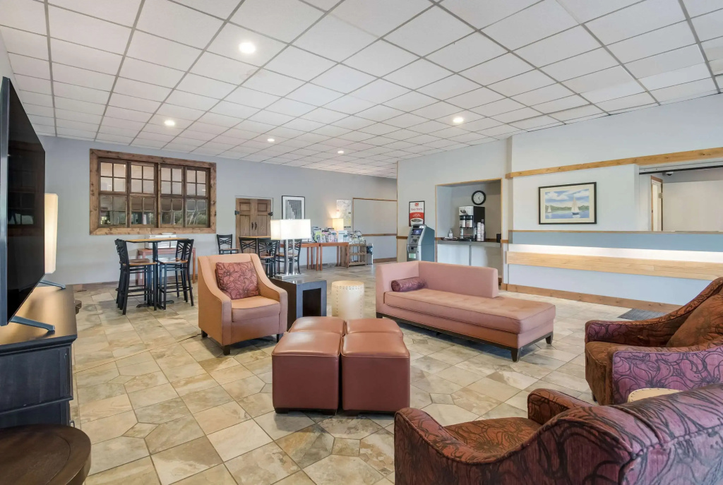 photo 1 of Econo Lodge Hurley - Ironwood