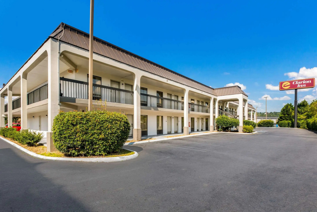 photo 1 of Clarion Inn Cleveland near University