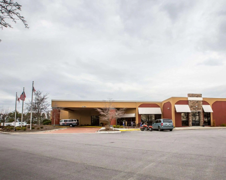 photo 1 of Clarion Inn Asheville Airport
