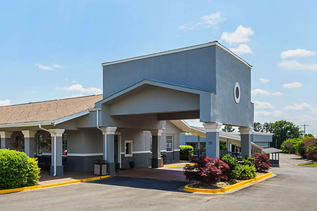 photo 1 of Quality Inn & Suites Greenville - Haywood Mall