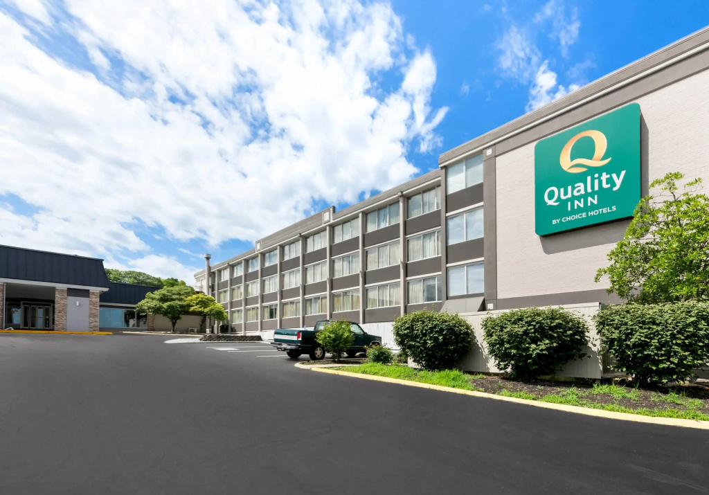 photo 1 of Quality Inn Dayton Airport
