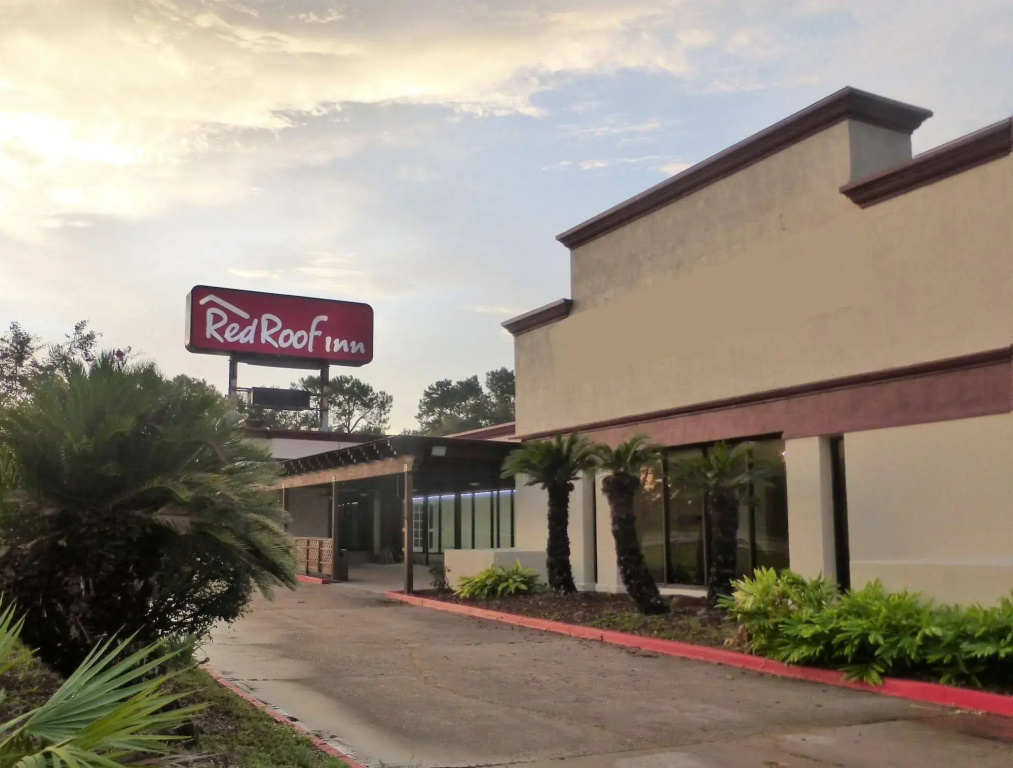 photo 1 of Red Roof Inn Lafayette Airport