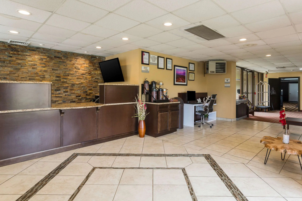photo 1 of Clarion Inn & Suites Stroudsburg - Poconos