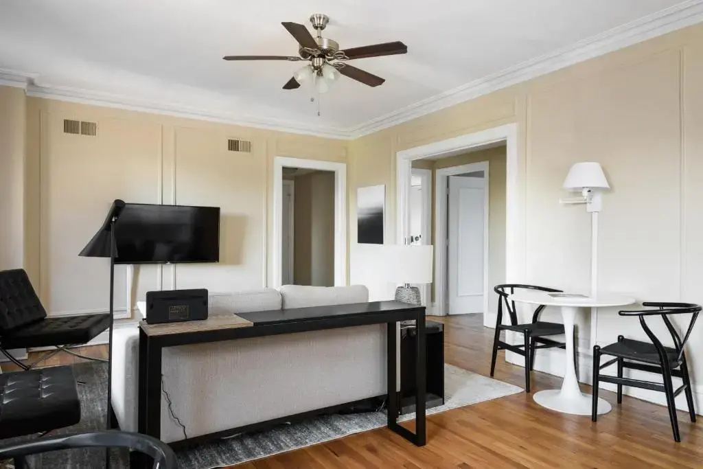 photo 1 of Classic CWE 2BR with Full Kitchen by Zencity