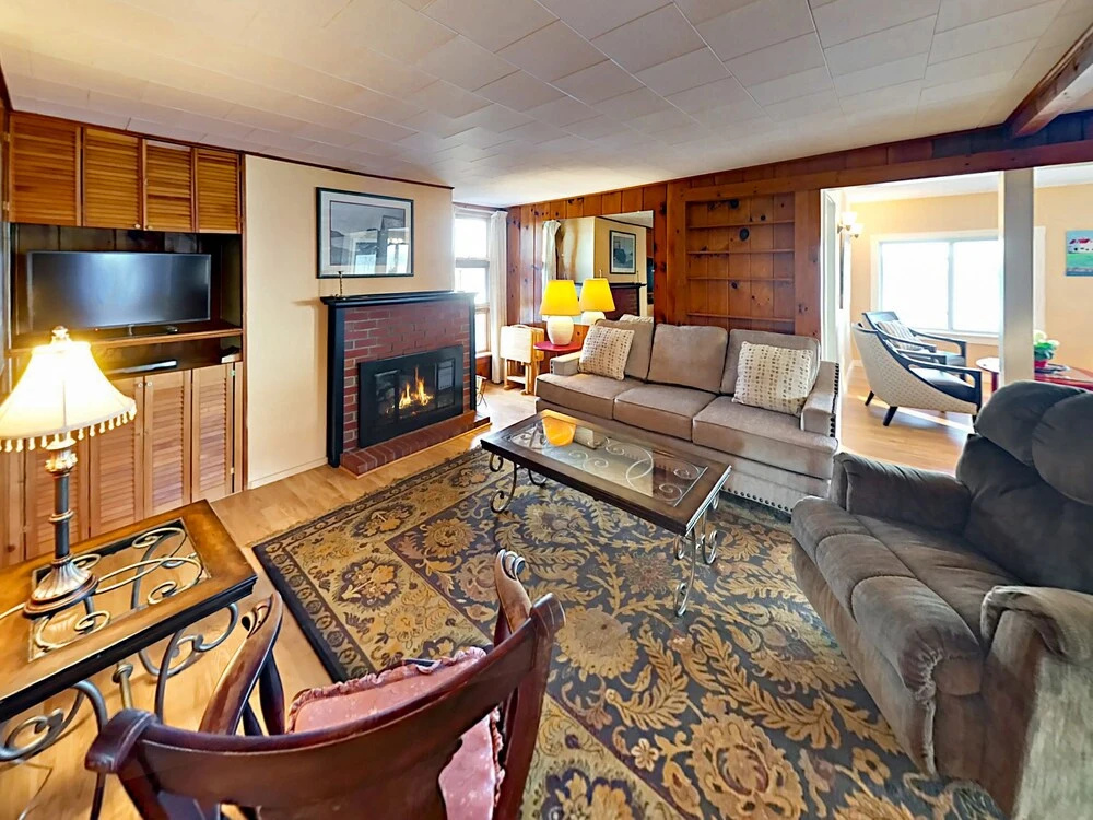 photo 1 of Classic Maine Home on the Ocean 3 Bedrooms 2 Bathrooms Home