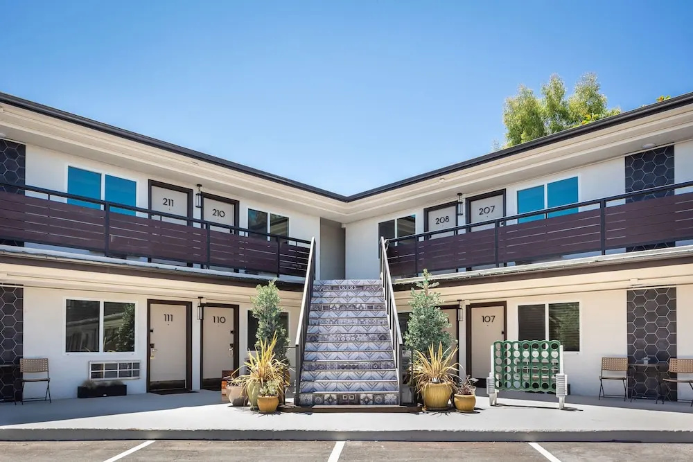 photo 1 of California Inn