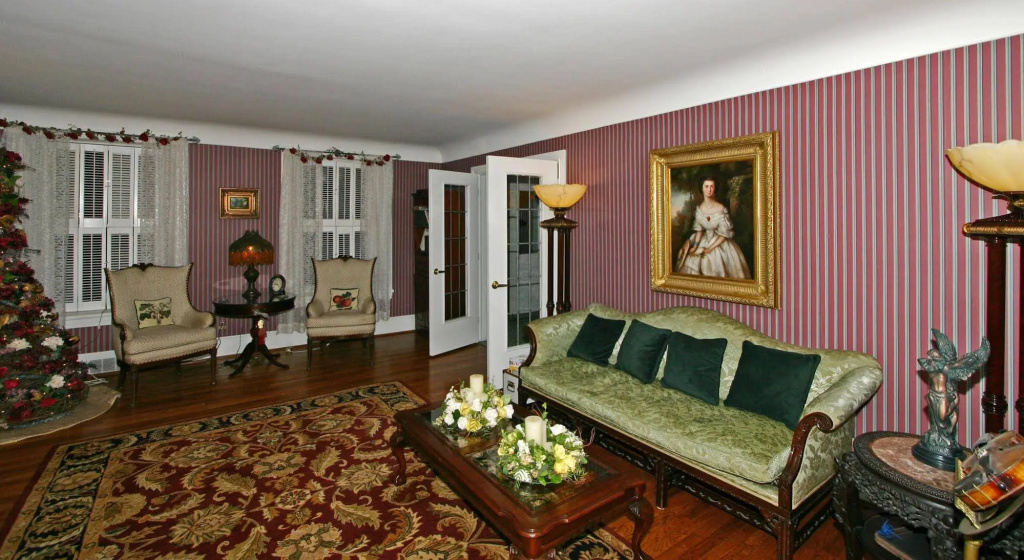 photo 1 of Cobblestone Manor