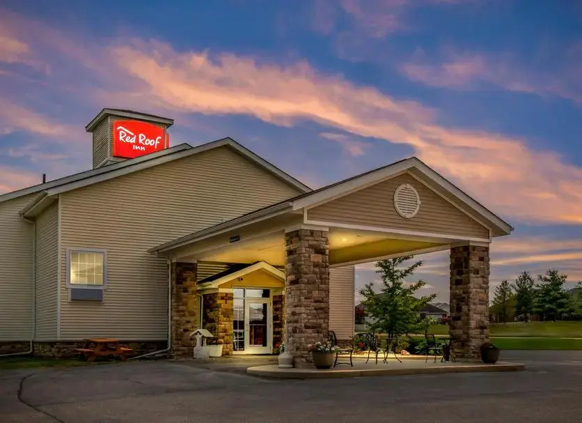 photo 1 of Red Roof Inn Charlestown