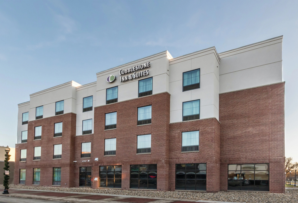photo 1 of Cobblestone Inn & Suites - Waverly