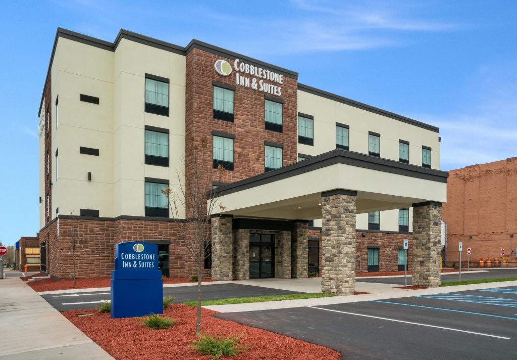 photo 1 of Cobblestone Inn & Suites - Ashland