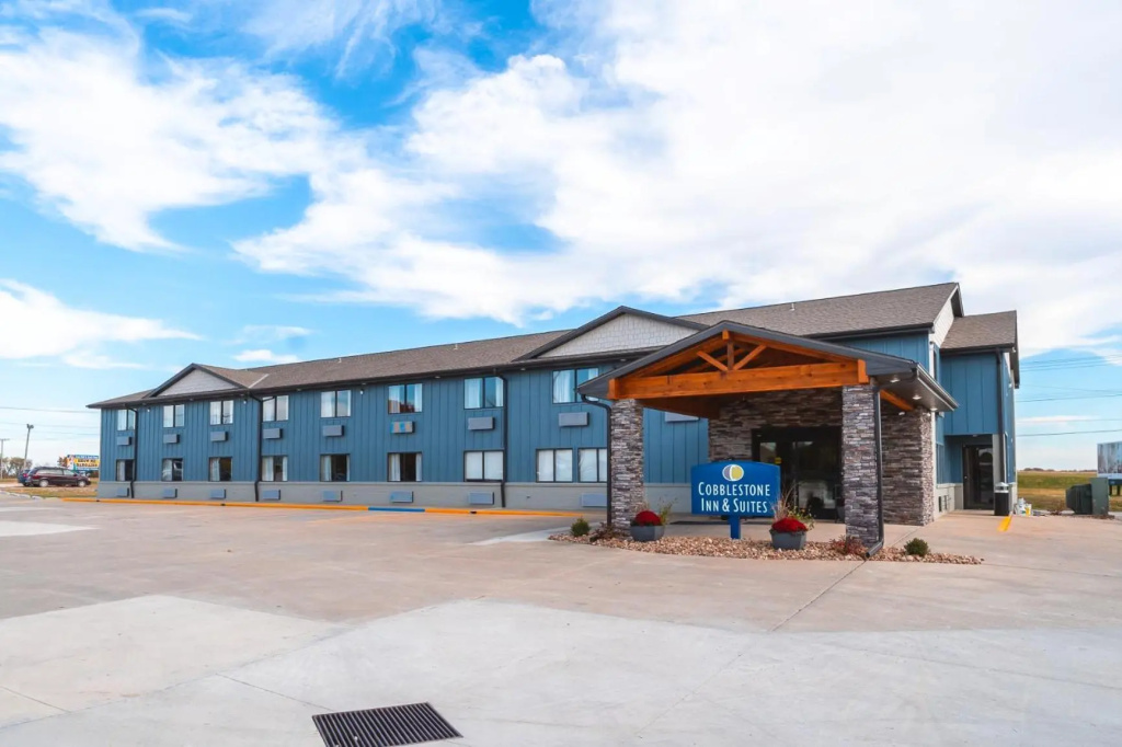 photo 1 of Cobblestone Inn & Suites - Trenton