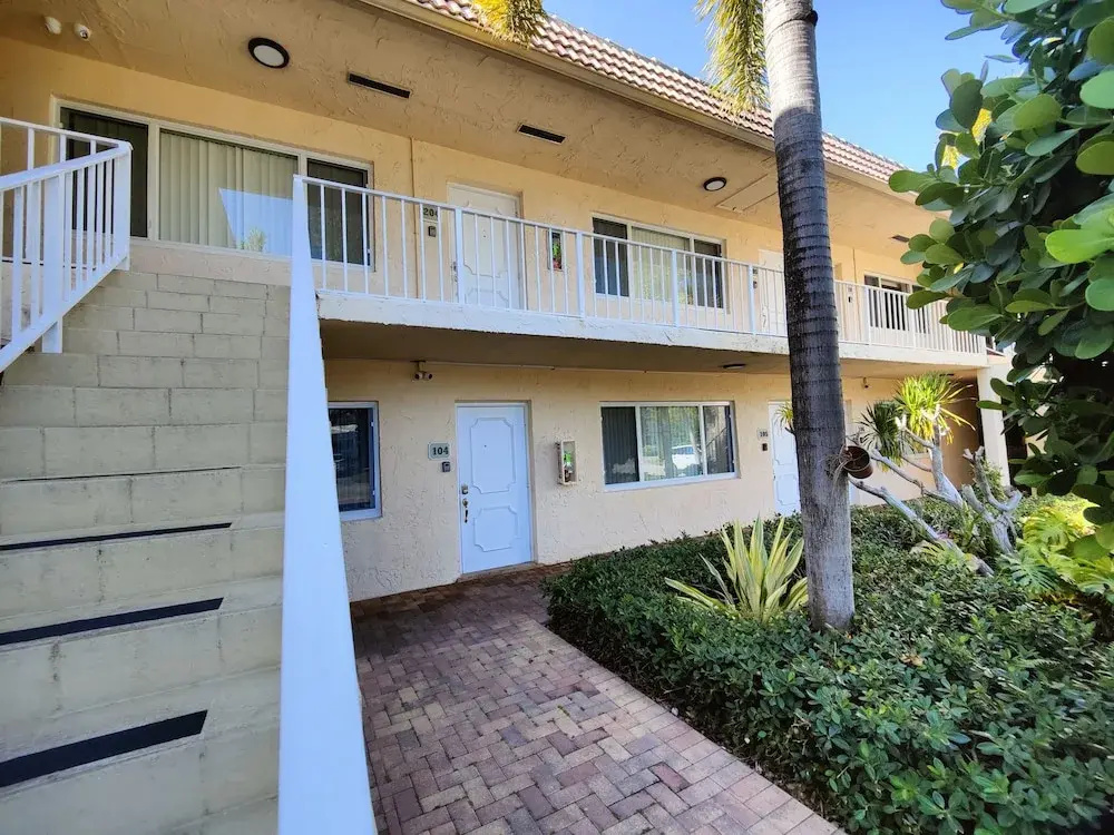 photo 1 of Coco Palms Apartments By Lowkl