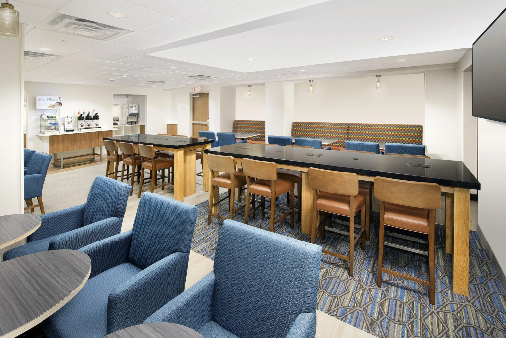 photo 1 of Holiday Inn Express & Suites College Park-University Area by IHG