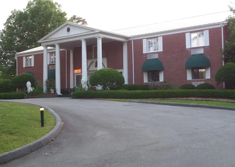 photo 1 of Colonial Inn