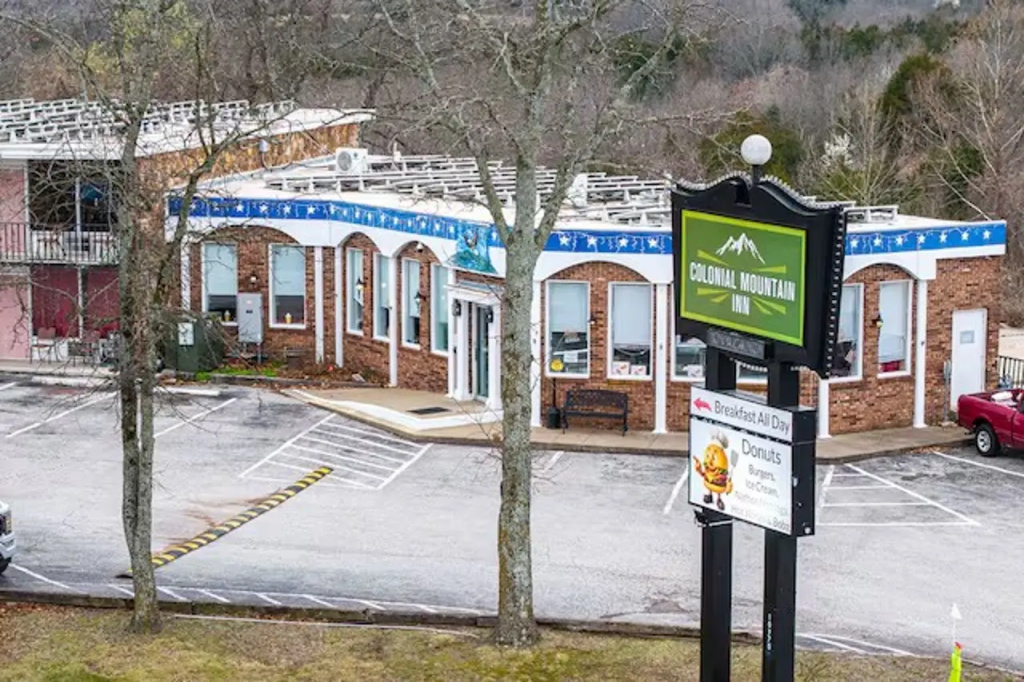 photo 1 of Colonial Mountain Inn