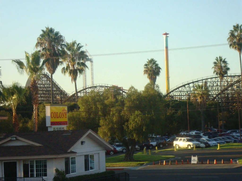photo 1 of Colony Inn