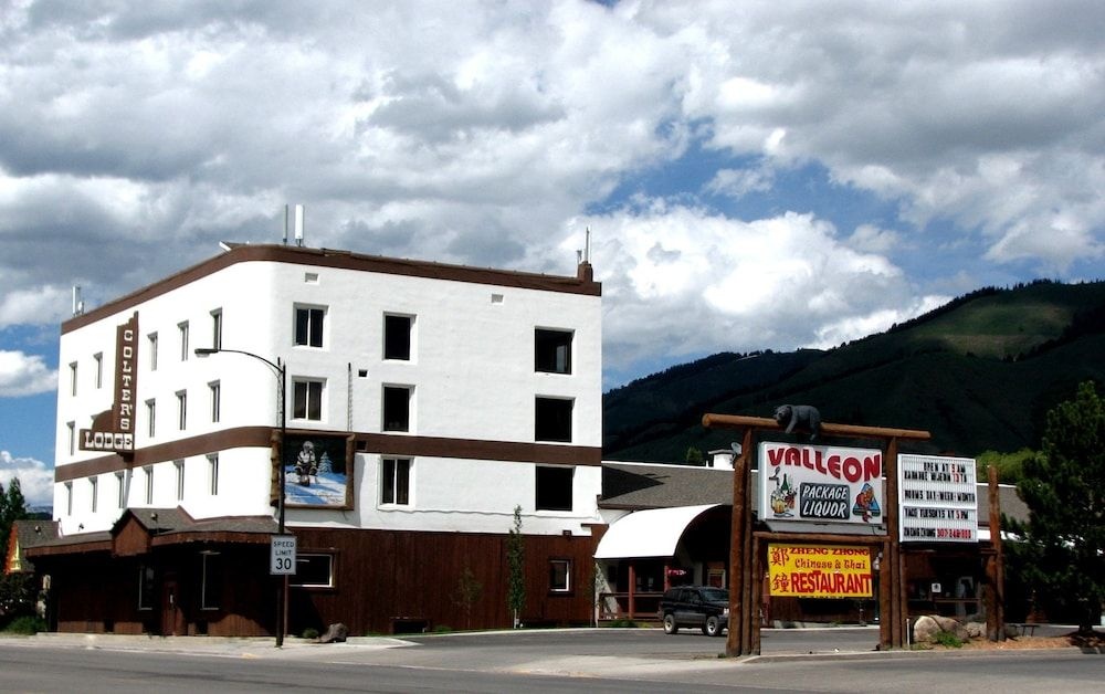 photo 1 of Colter's Lodge