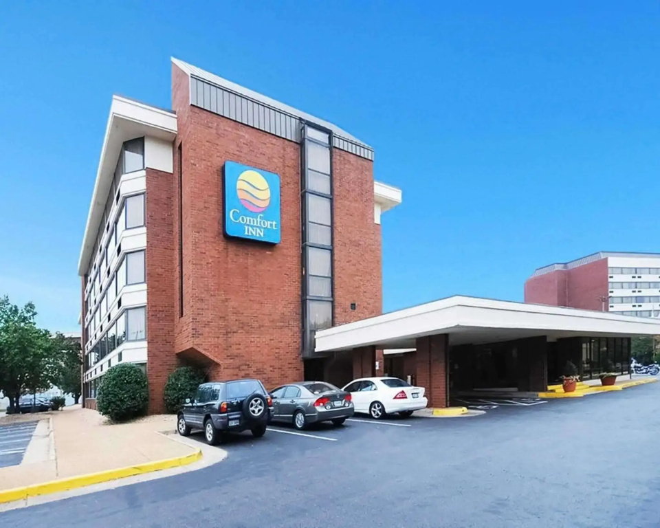 photo 1 of Comfort Inn Springfield
