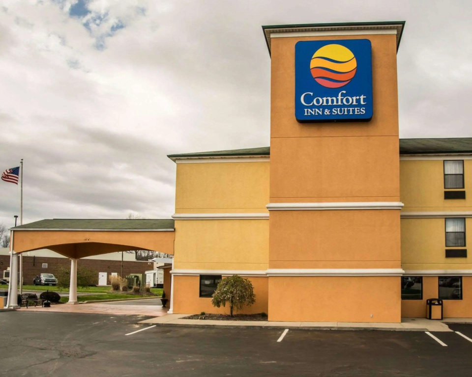 photo 1 of Comfort Inn & Suites Cincinnati Eastgate
