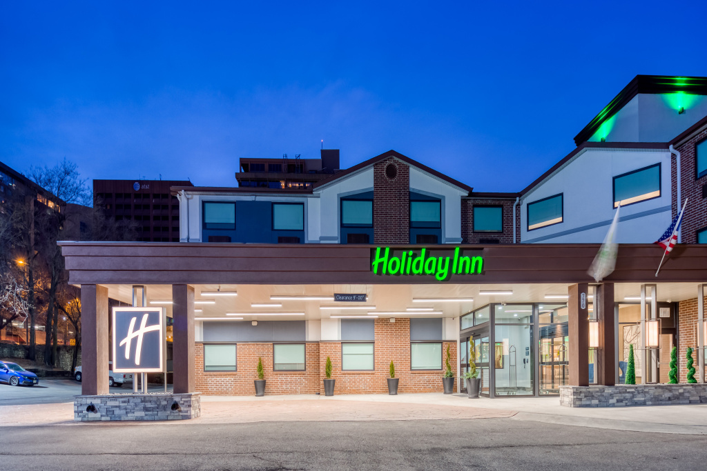 photo 1 of Holiday Inn Kansas City Downtown by IHG
