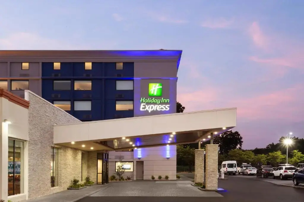 photo 1 of Holiday Inn Express Atlanta Airport North