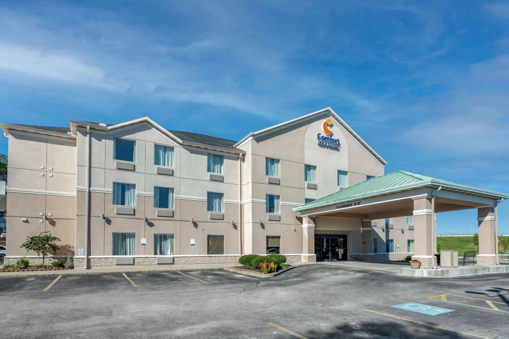 photo 1 of Comfort Inn & Suites Dayton Northwest - Englewood