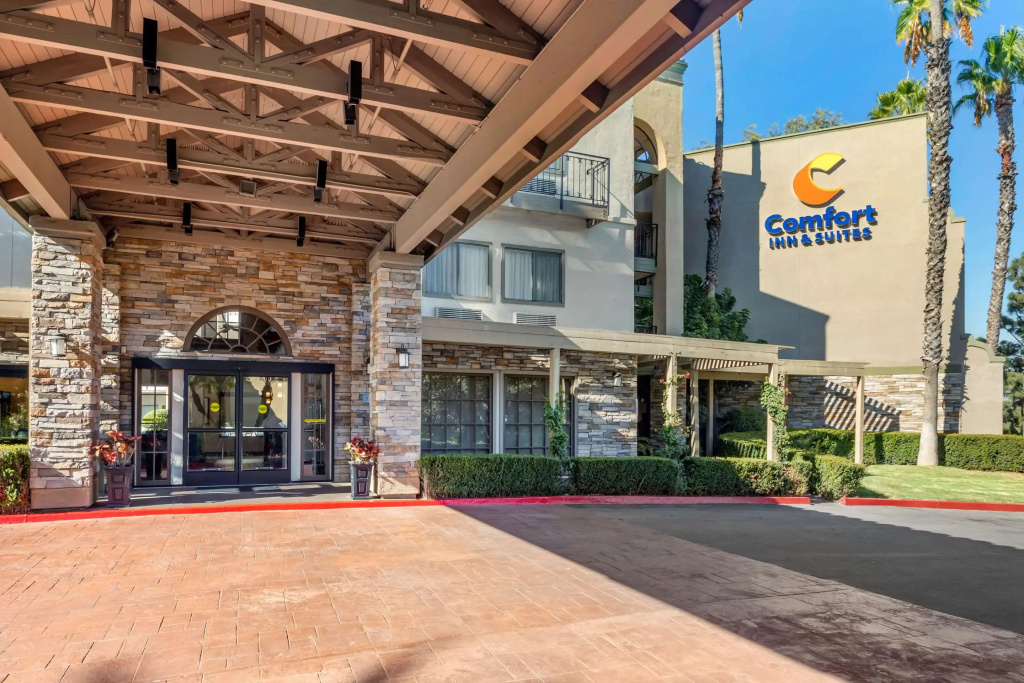 photo 1 of Comfort Inn & Suites Orange County John Wayne Airport