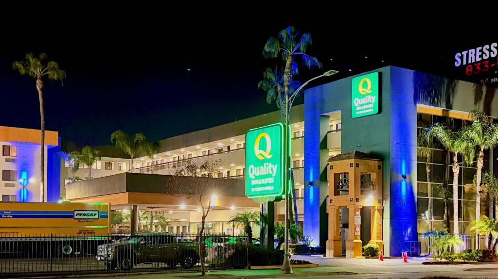 photo 1 of Quality Inn & Suites Los Angeles Airport - Stadium District
