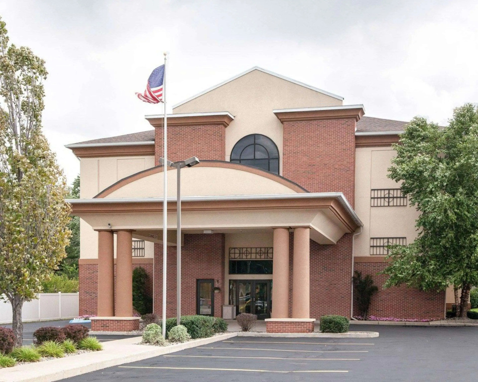 photo 1 of Quality Inn & Suites Niles