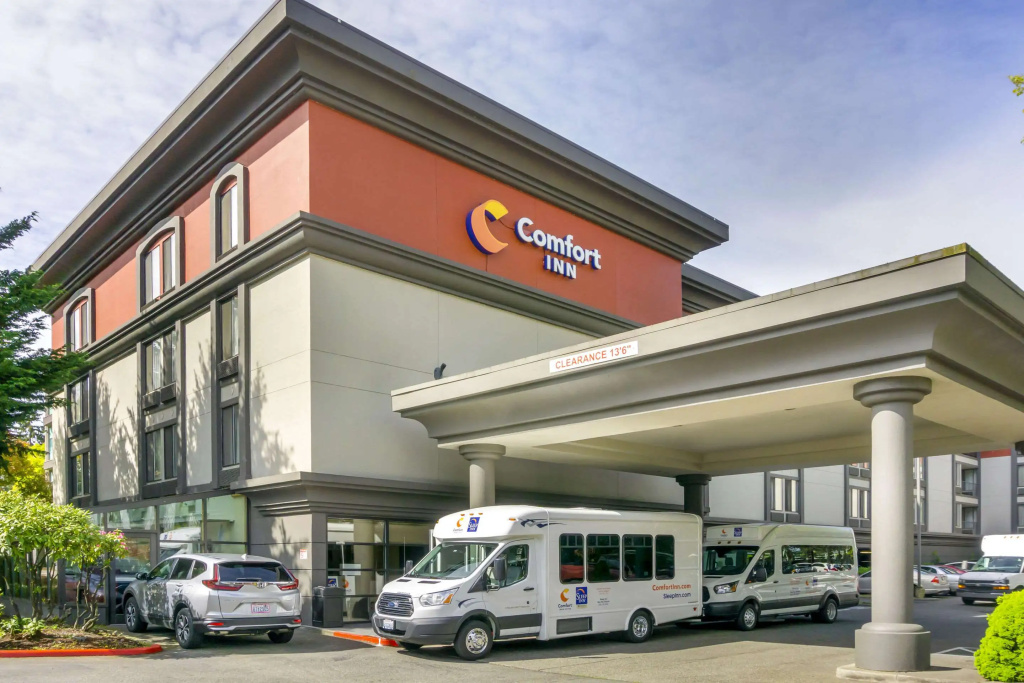 photo 1 of Comfort Inn & Suites Sea-Tac Airport