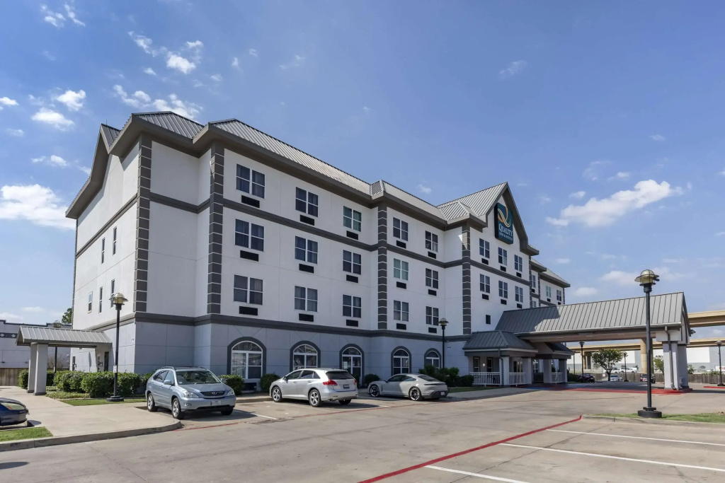 photo 1 of Quality Inn & Suites I-35 E / Walnut Hill