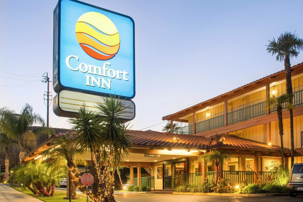 photo 1 of 818 Hotel + Pool, an Ascend Hotel Collection Member
