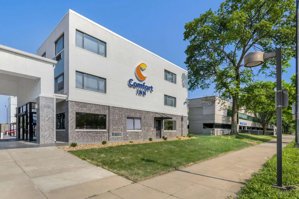 photo 1 of Comfort Inn Kansas City Midtown