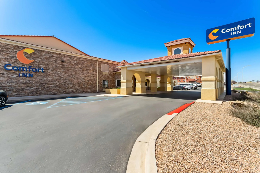 photo 1 of Comfort Inn Santa Rosa on Route 66