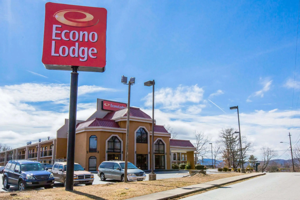 photo 1 of Econo Lodge Hendersonville