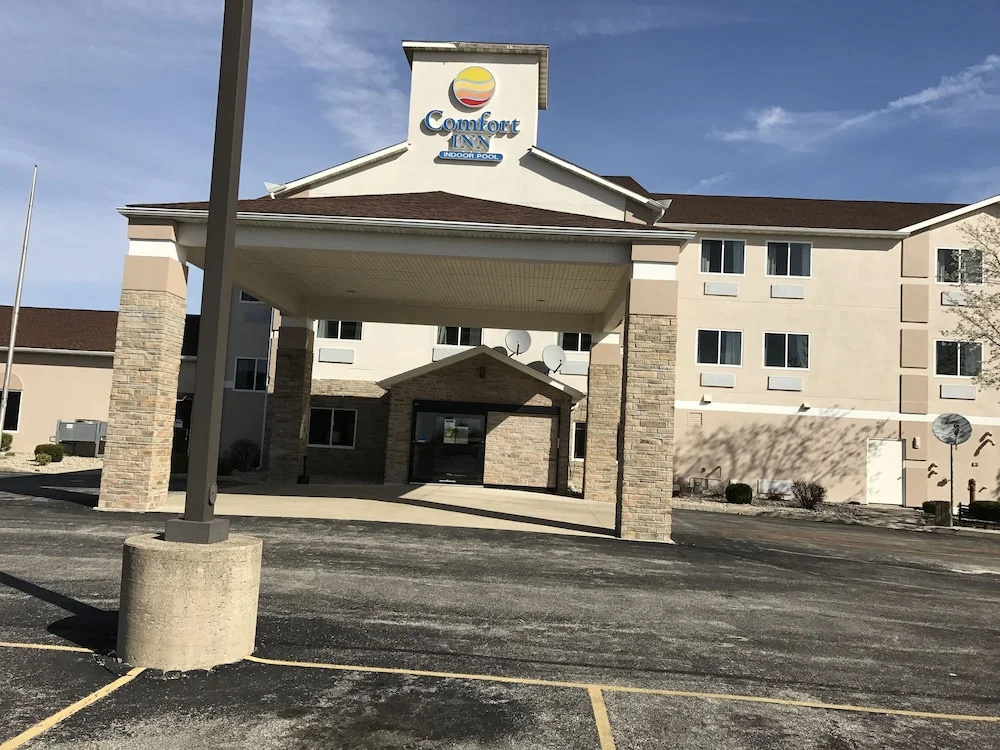 photo 1 of Comfort Inn Warren