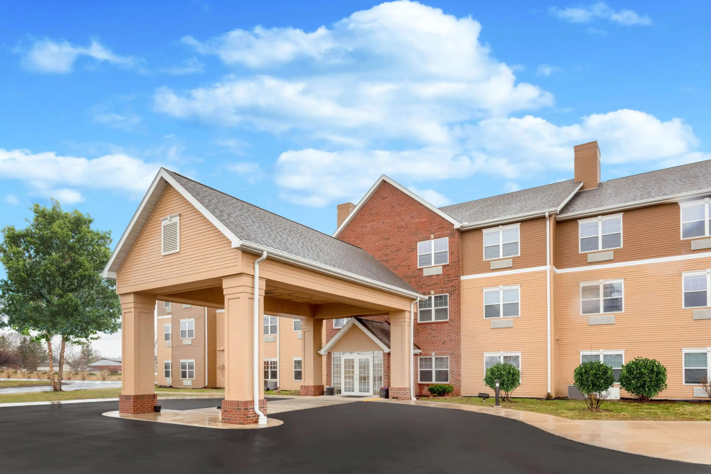 photo 1 of AmericInn by Wyndham Fulton Clinton