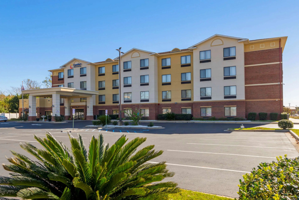 photo 1 of Comfort Inn & Suites Montgomery Eastchase