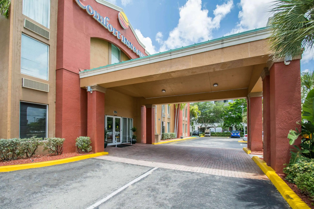 photo 1 of Comfort Inn & Suites Fort Lauderdale West Turnpike