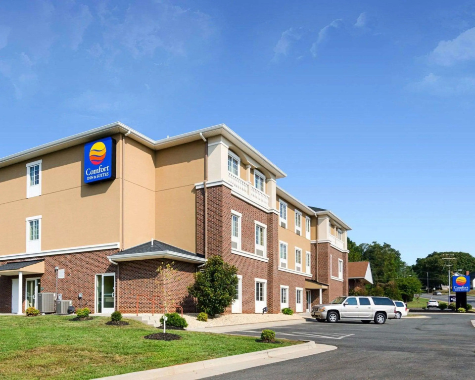 photo 1 of Comfort Inn & Suites Orange - Montpelier