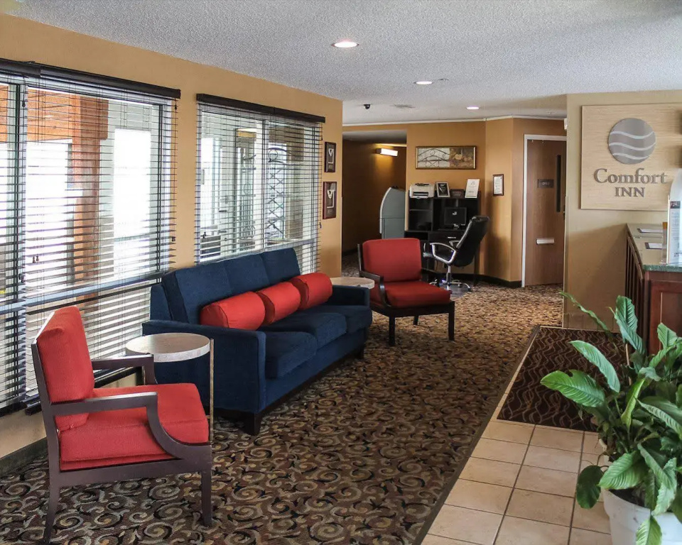 photo 1 of Comfort Inn at the Zoo