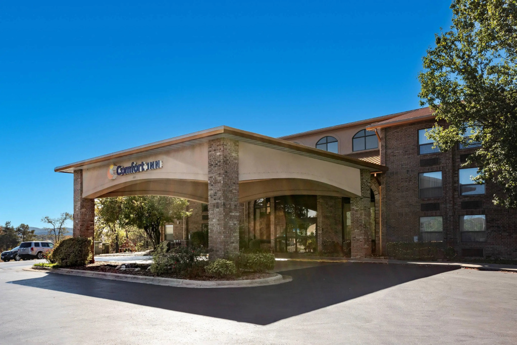 photo 1 of Comfort Inn at Thousand Hills