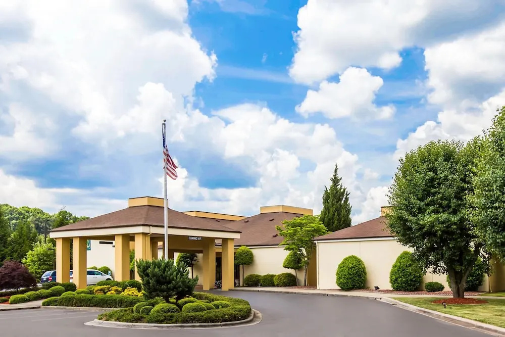 photo 1 of Comfort Inn Canton NC