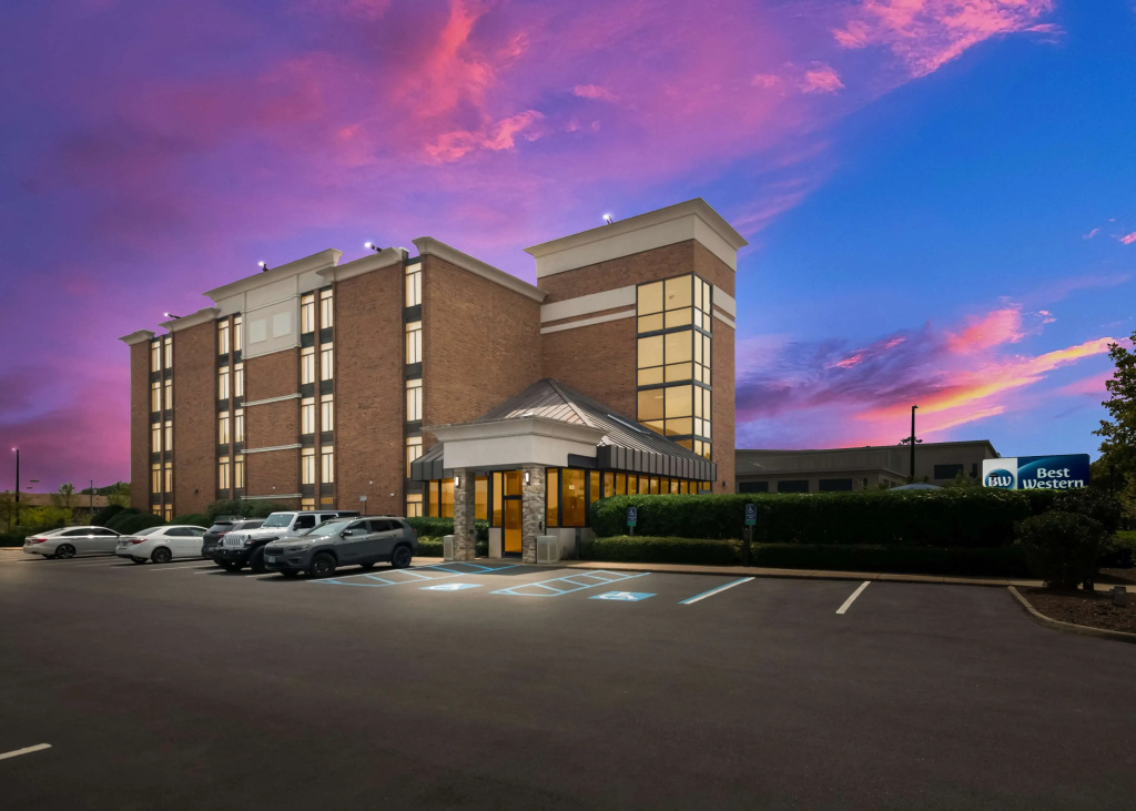 photo 1 of Best Western Hampton Coliseum Inn