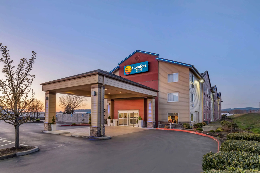 photo 1 of Comfort Inn Troutdale - Portland East
