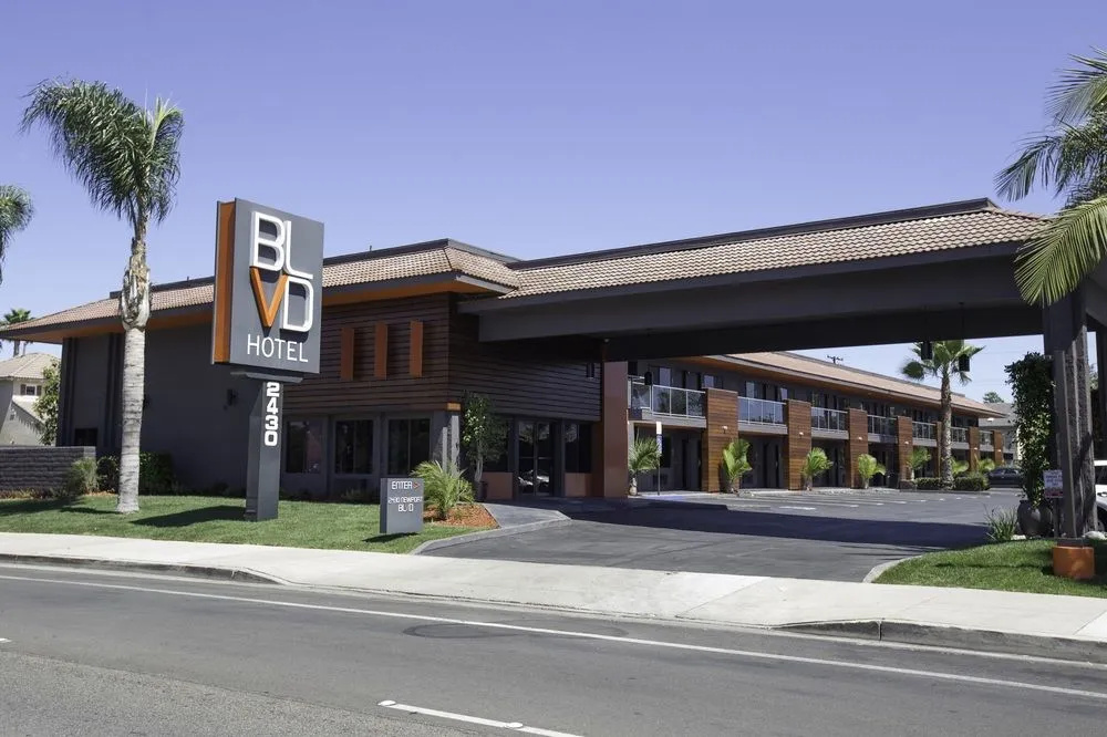 photo 1 of Comfort Inn Costa Mesa